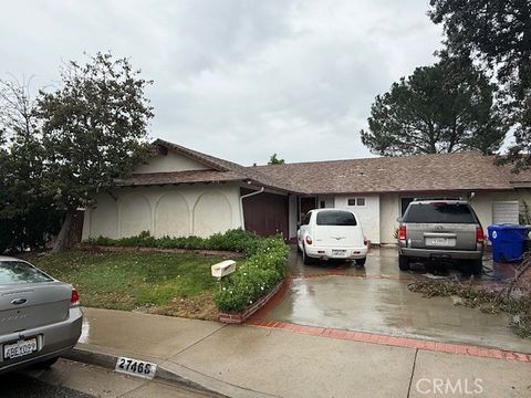 Photo of 27468 Garza Dr, Saugus, CA 91350 (MLS # SR25281700)