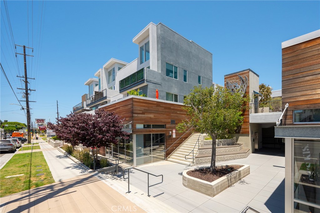 Modern and well-designed, this 7-year-old two-bedroom, two-bathroom home at One South offers comfortable coastal living with everyday convenience. All in a quiet, secure community within the highly rated Redondo Unified School District.
This single-level home has an open layout filled with natural light and modern finishes throughout. Step outside to a spacious private patio that’s perfect for relaxing, having family meals outdoors, or spending time with loved ones.
The kitchen is equipped with quality Bosch appliances, including a double-door refrigerator, a gas five-burner range and oven, and a built-in microwave. Plenty of storage and a functional flow make it easy to cook and gather together. The dining and living areas connect seamlessly, creating an inviting space for everyday living and entertaining.
The primary bedroom features a large walk-in closet and a private bathroom with double sinks. Ideal for busy mornings. The second bedroom has lots of natural light and works well as a guest room, kids’ room, or home office.
For extra peace of mind, the building offers secure underground parking with two gated, side-by-side assigned spaces, a locked gate between the elevator and units, and convenient guest parking. A private, locked storage unit is also included, plus an in-home washer and dryer for added comfort and ease.
The community offers a quiet central courtyard with calming water features, on-site dining and shops, and easy access to local grocery stores, excellent Redondo schools, Riviera Village, and the beach — only five minutes away.
Highlights:
Gated, side-by-side parking for two cars
Extra locked storage unit included
Refrigerator, washer, and dryer included
Tenant responsible for all utilities except water and trash
No pets allowed
Non-Refundable Cleaning Deposit