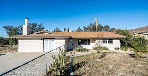 28041 Longfellow Winchester CA 92596