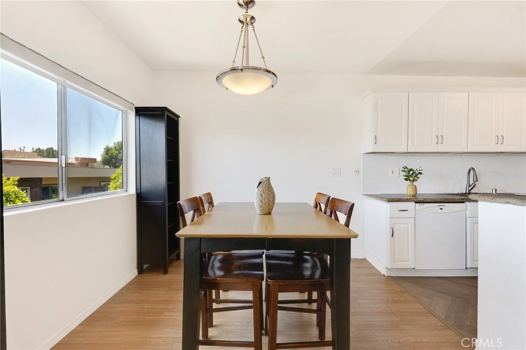 Photo of 5400 Newcastle Avenue #46, Encino, CA 91316 (MLS # SR25177691)