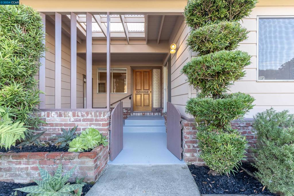 EL CERRITO - Residential