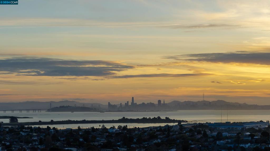 EL CERRITO - Residential