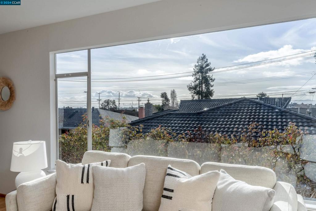 EL CERRITO - Residential