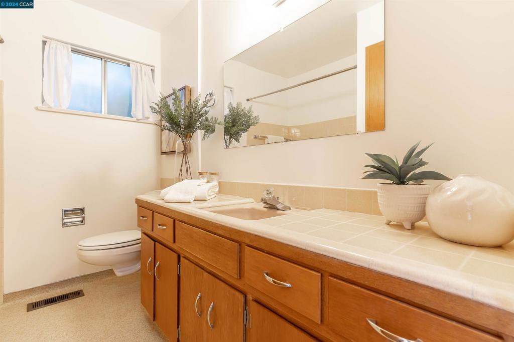 EL CERRITO - Residential