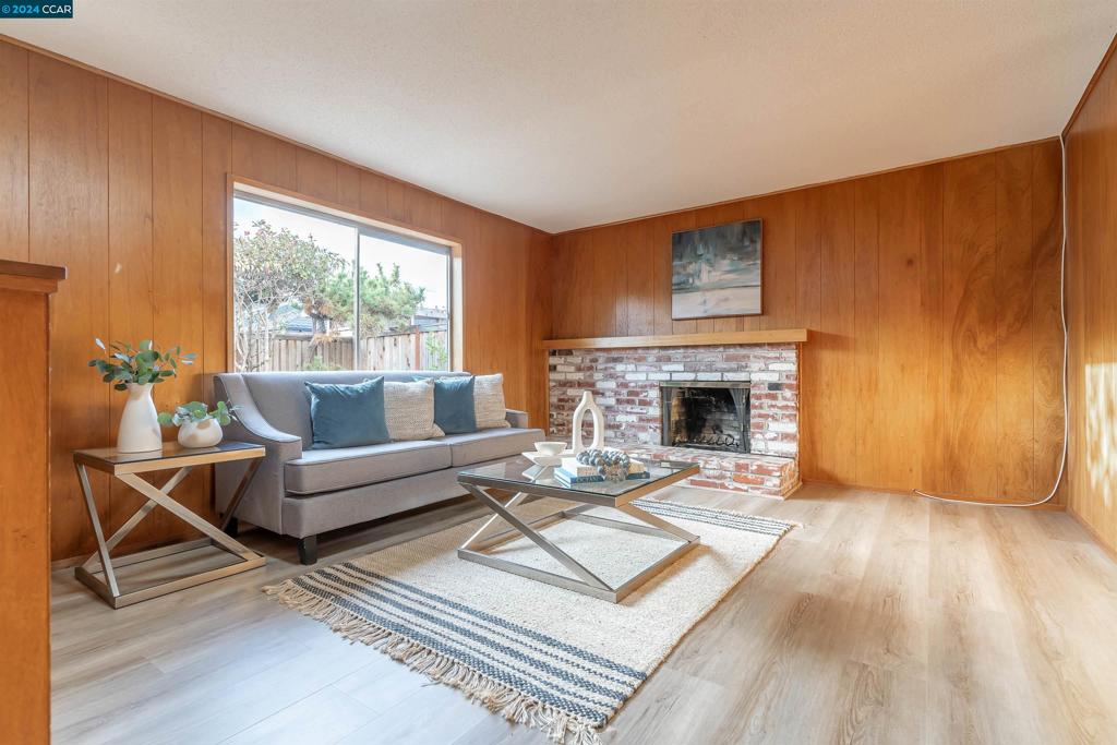 EL CERRITO - Residential