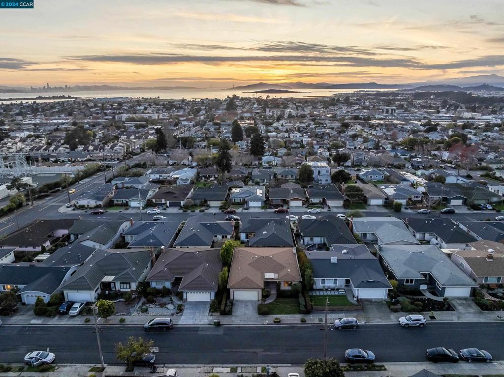 EL CERRITO - Residential