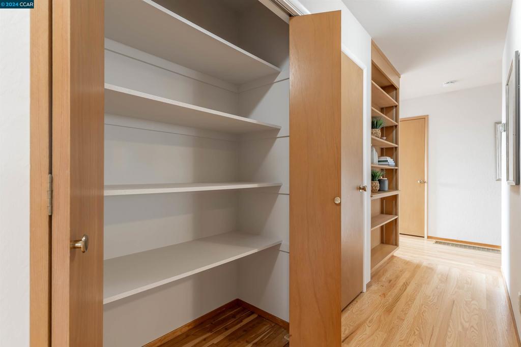 EL CERRITO - Residential