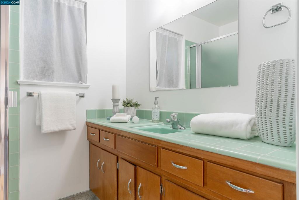 EL CERRITO - Residential