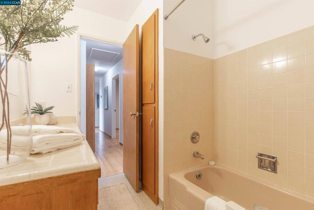 EL CERRITO - Residential