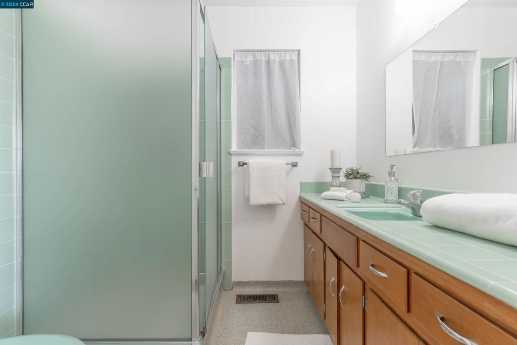 EL CERRITO - Residential