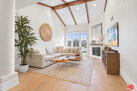 Photo of 10618 Woodbridge Street #304, Toluca Lake, CA 91602 (MLS # 26103624)