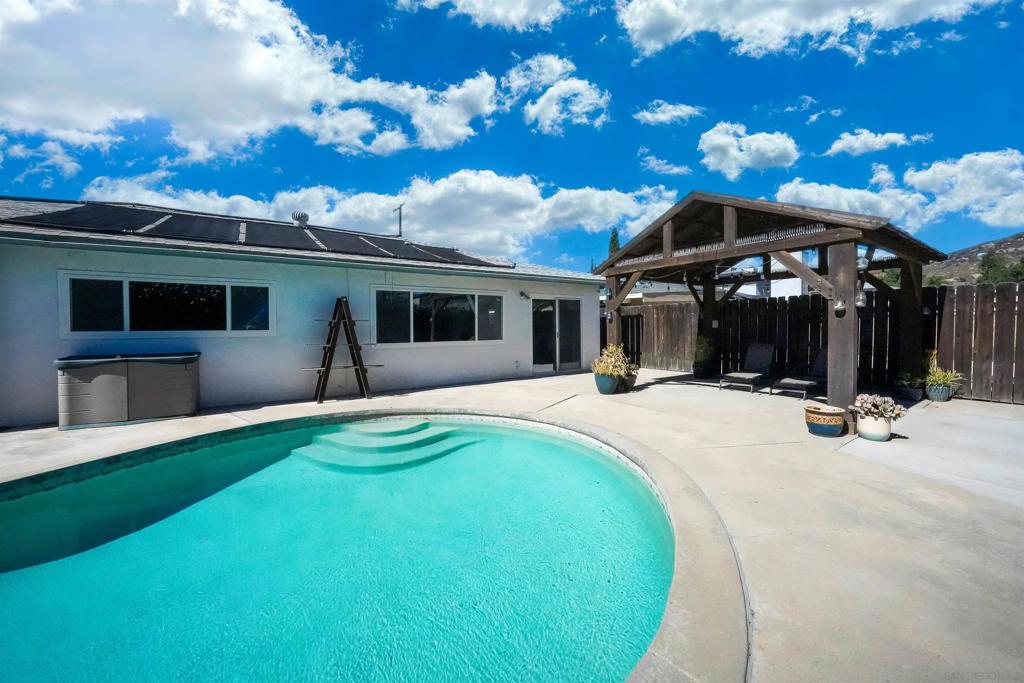 Lakeside - Residential