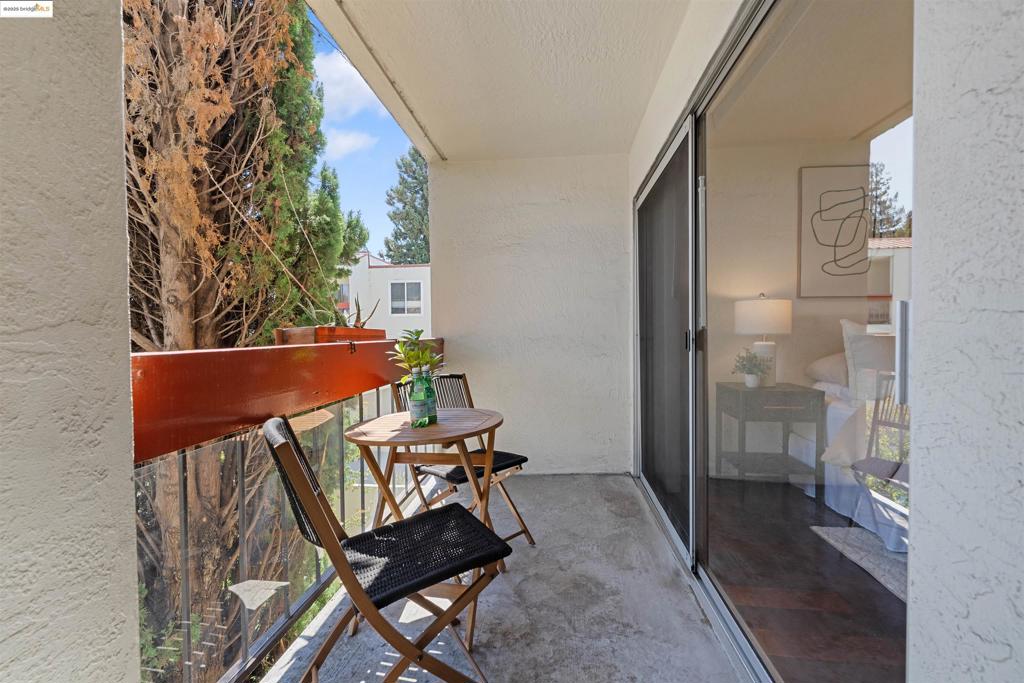 ROCKRIDGE AREA - Residential