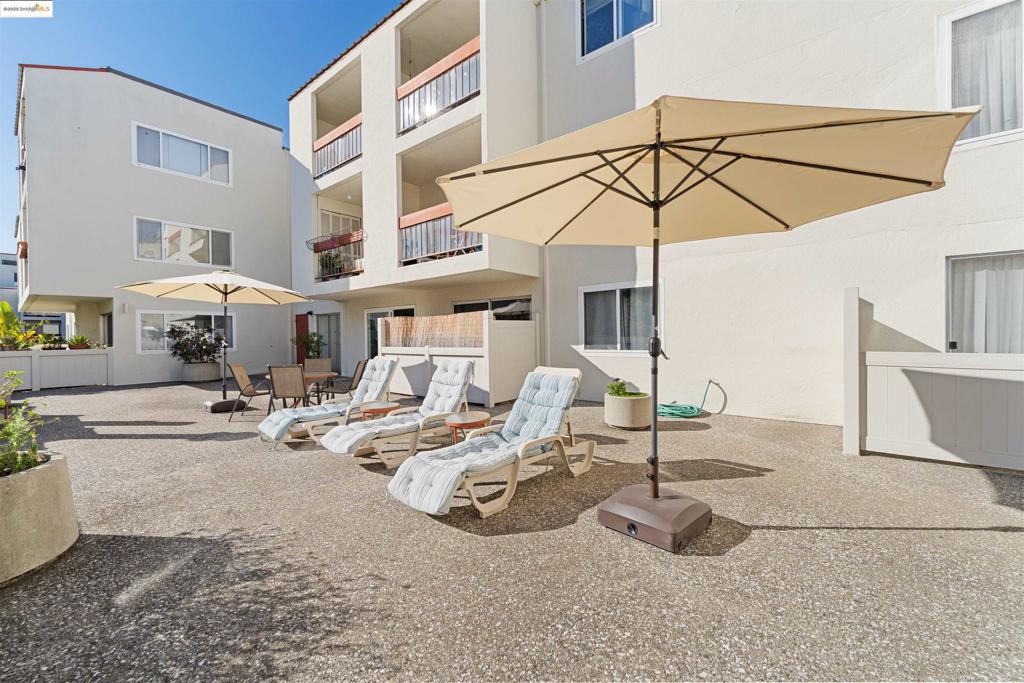 ROCKRIDGE AREA - Residential