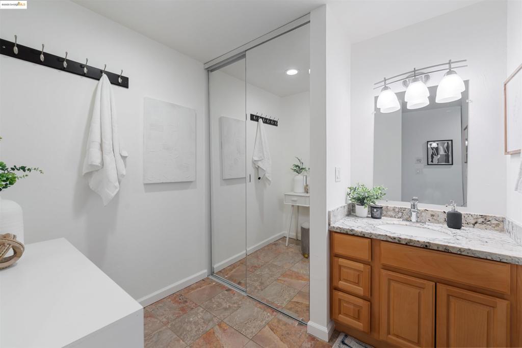 ROCKRIDGE AREA - Residential