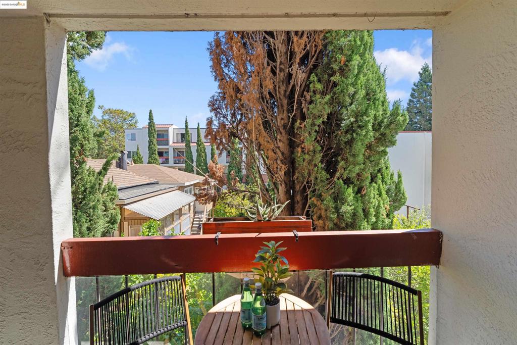 ROCKRIDGE AREA - Residential