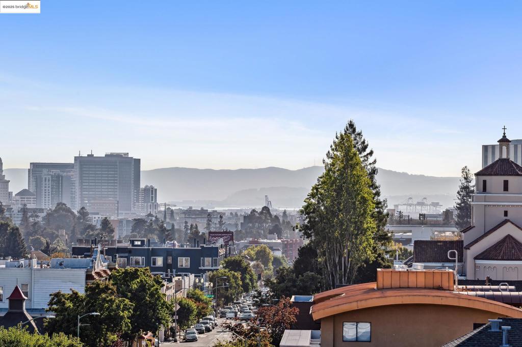 ROCKRIDGE AREA - Residential