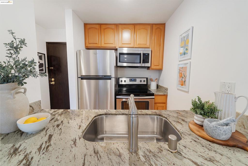 ROCKRIDGE AREA - Residential