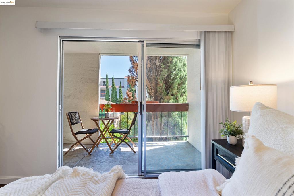 ROCKRIDGE AREA - Residential