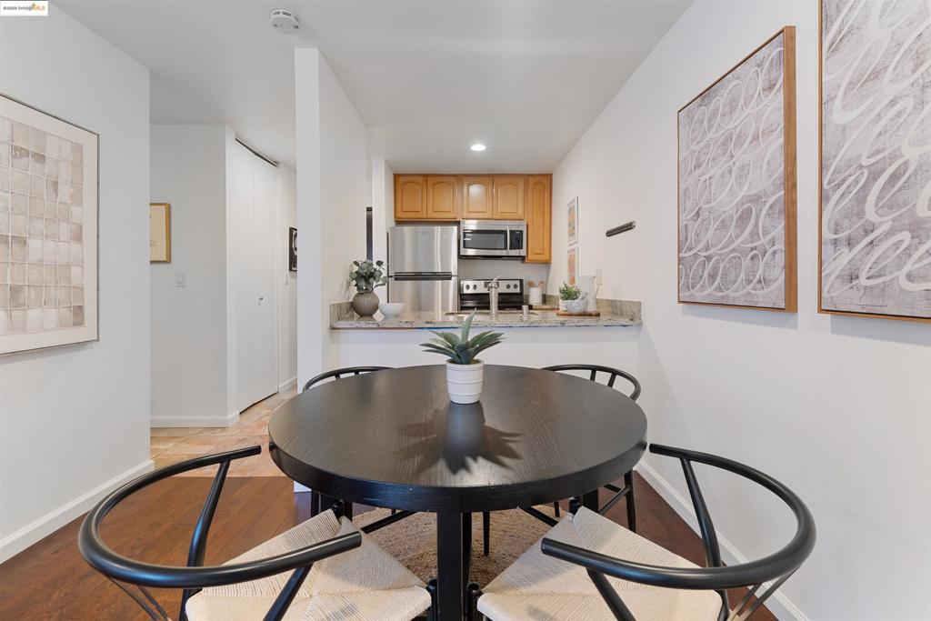 ROCKRIDGE AREA - Residential