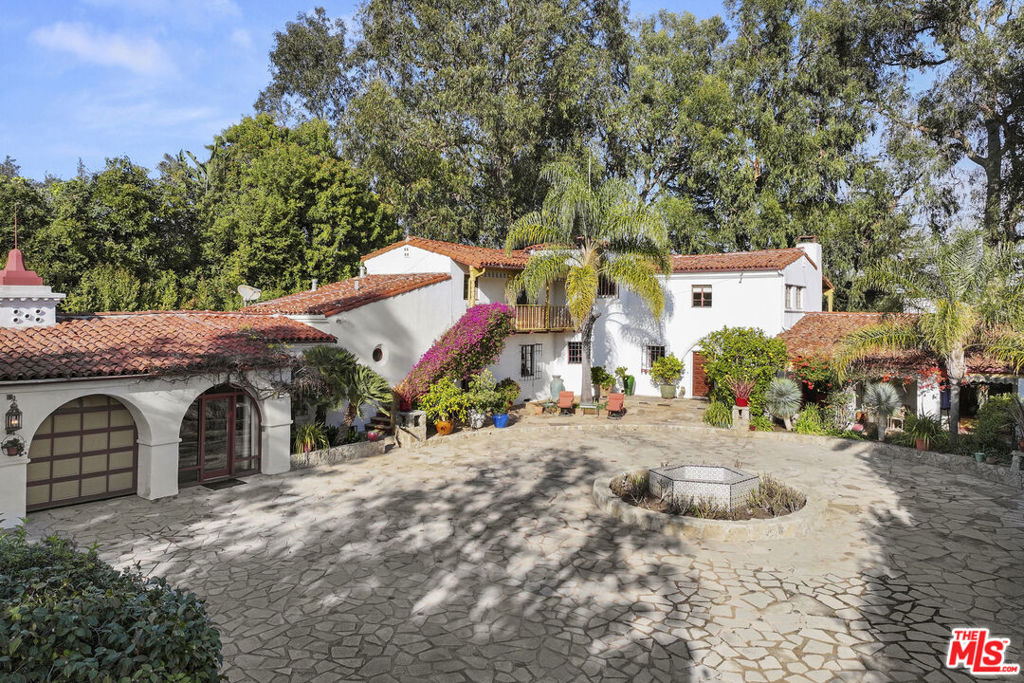 334 N Carmelina Avenue