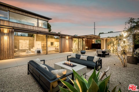 Photo of 1347 Palms Boulevard, Venice, CA 90291 (MLS # 26859023)