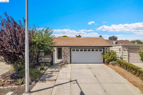 Photo of 2908 Pear St St, Antioch, CA 94509 (MLS # 41146028)