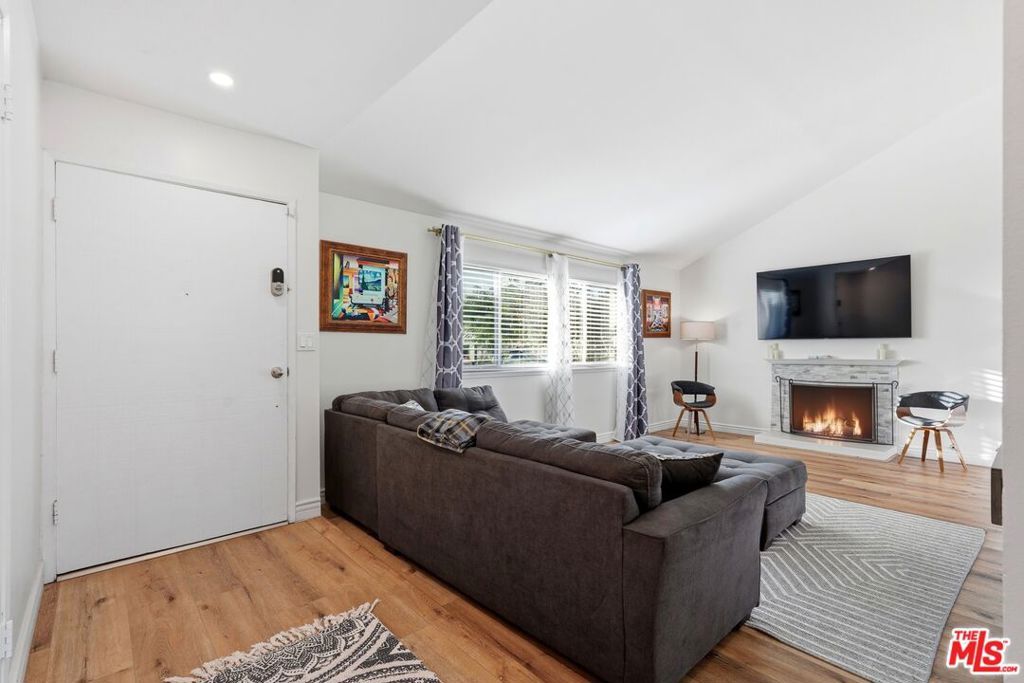 Photo of 1954 Claudia Avenue, Simi Valley, CA 93065 (MLS # 26659445)