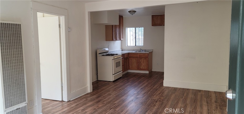 Properties 2 954 N Van Ness Avenue
