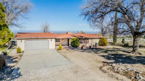 3230 Silver Ridge Dr, Pinon Hills, CA 92372 - MLS#: IV26014309