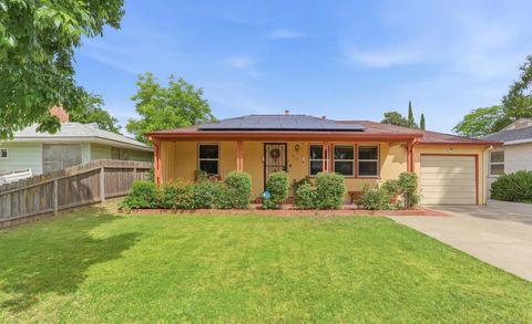 Photo of 415 E Atlee Street, Stockton, CA 95204 (MLS # ML82046417)