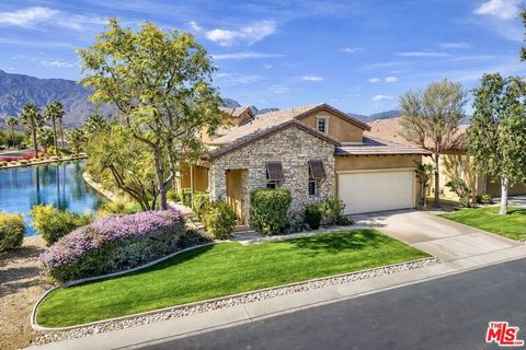 Photo of 37 Shoreline Drive, Rancho Mirage, CA 92270 (MLS # 26667779)