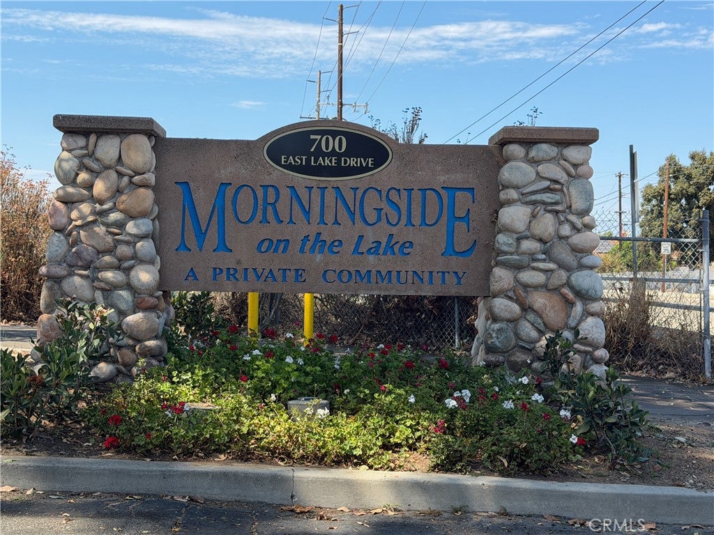 700 E Lake 67