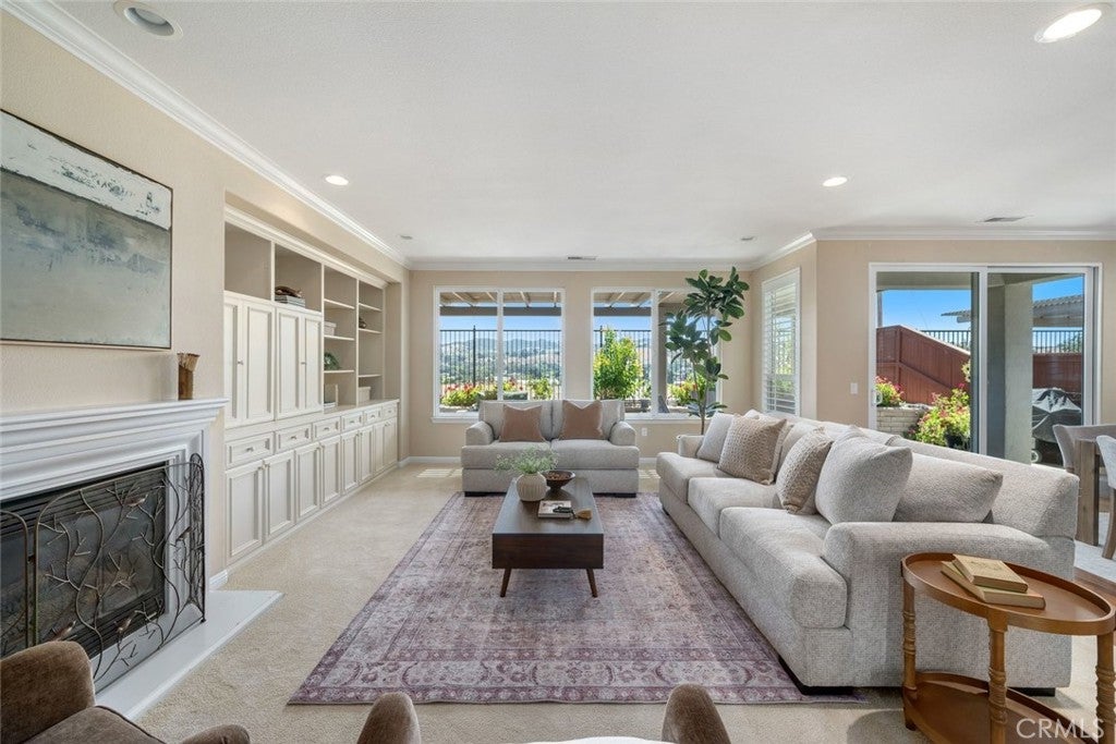 2441 Traditions Loop