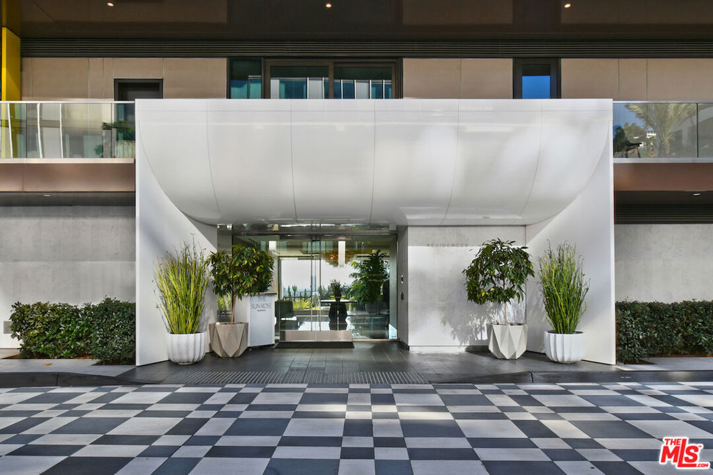 8420 W Sunset Boulevard 403