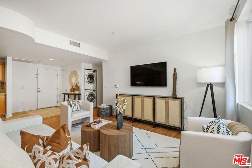 13200 Pacific Promenade 237