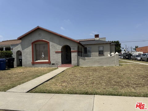 Photo of 1501 W 87th Street, Los Angeles, CA 90047 (MLS # 26838321)