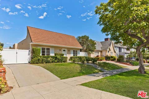 Photo of 212 N Palm Drive, Beverly Hills, CA 90210 (MLS # 26854511)