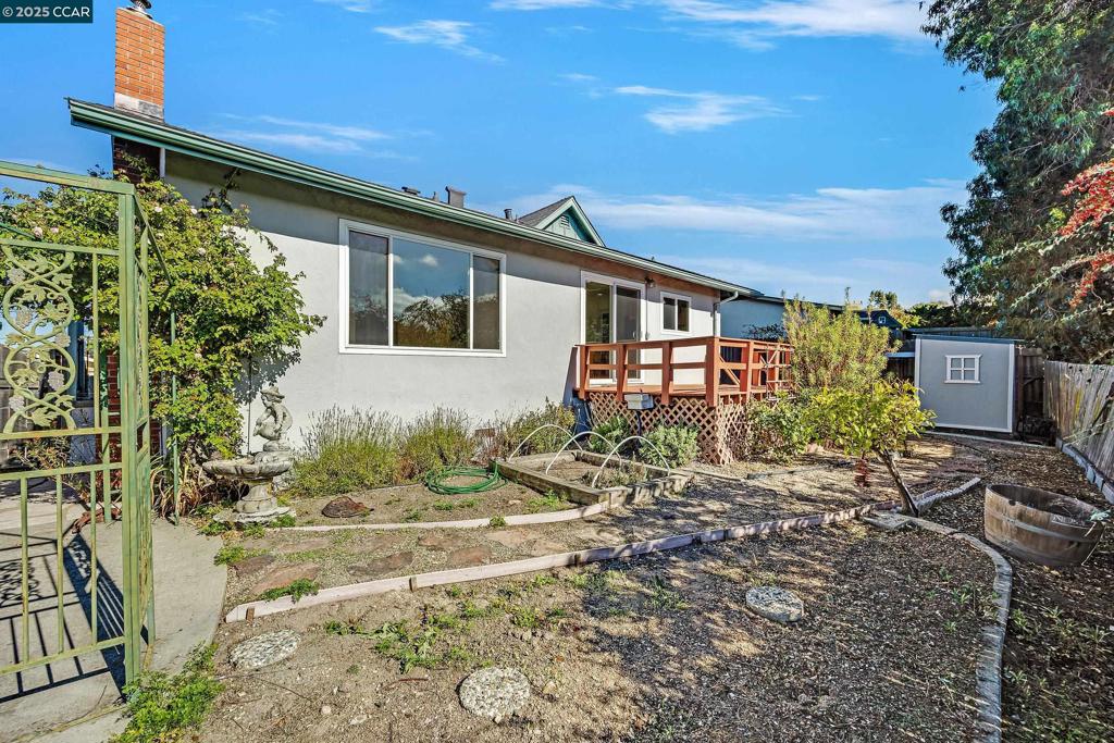 LINDA HEIGHTS - Residential