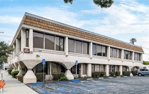 Photo of 3205 Ocean Park Blvd Blvd, Santa Monica, CA 90405 (MLS # DW25152941)