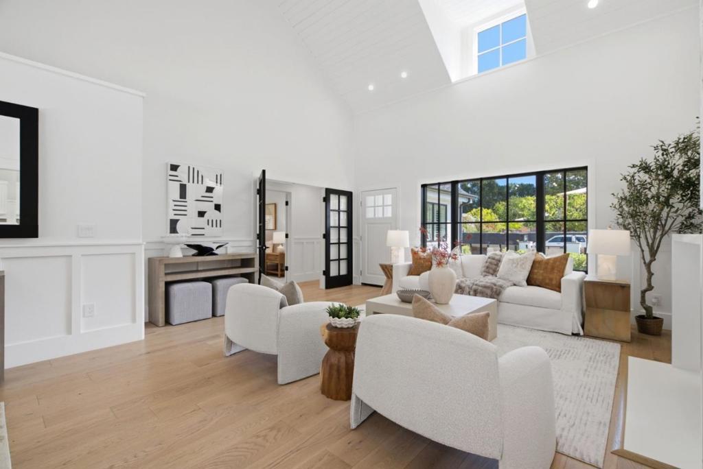 1052 Echo Drive