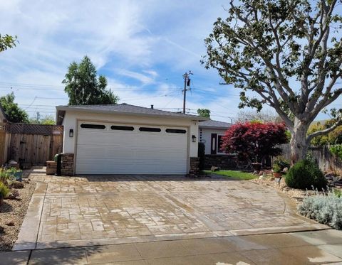 Photo of 3139 Arroba Way, San Jose, CA 95118 (MLS # ML82041635)