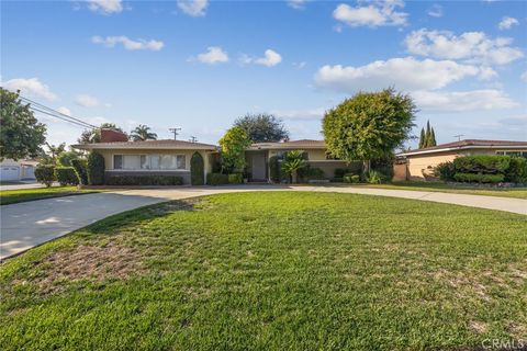 Photo of 10357 Lesterford Avenue, Downey, CA 90241 (MLS # CV25249852)