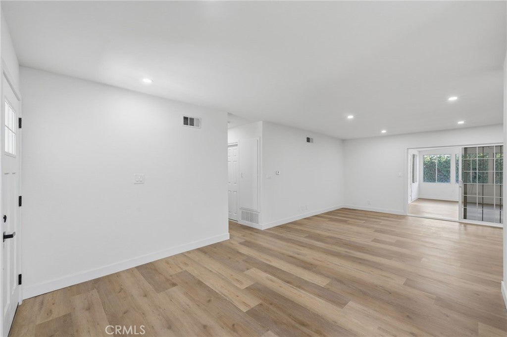 1430 Hillandale