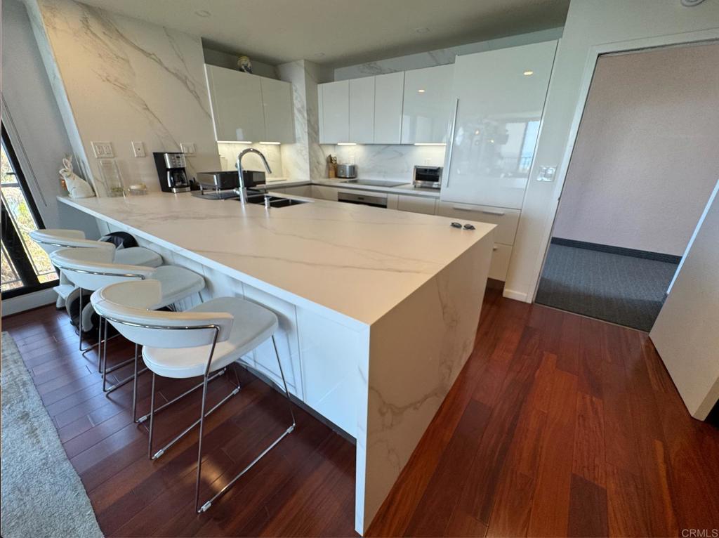 2500 Torrey Pines Road 805