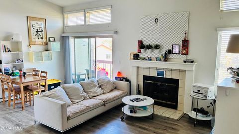 Photo of 825 Warwick Avenue, Thousand Oaks, CA 91360 (MLS # 226003043)