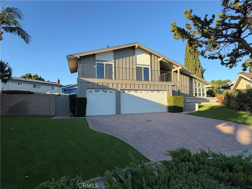 329 Hudson