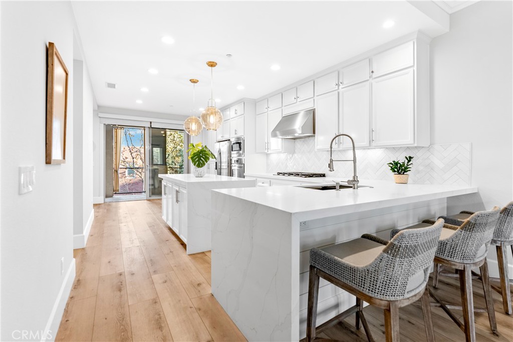 Vantis - Residential Lease