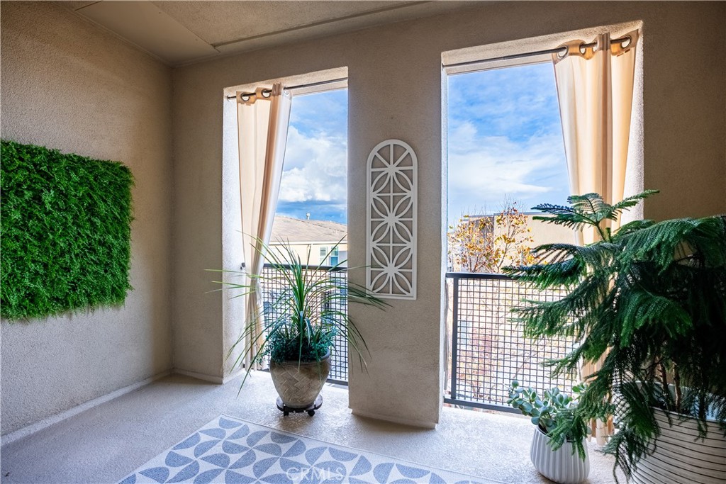 Vantis - Residential Lease