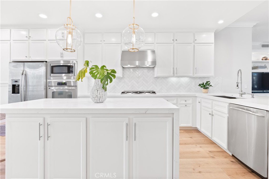 Vantis - Residential Lease